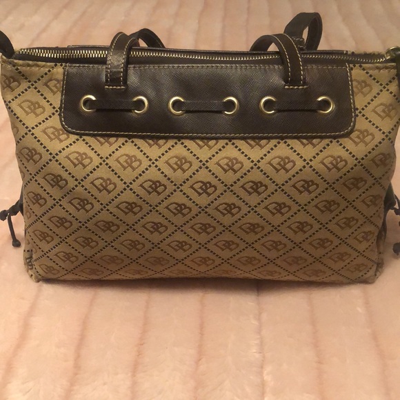 Dooney & Bourke Shoulder Bag - Picture 4 of 9